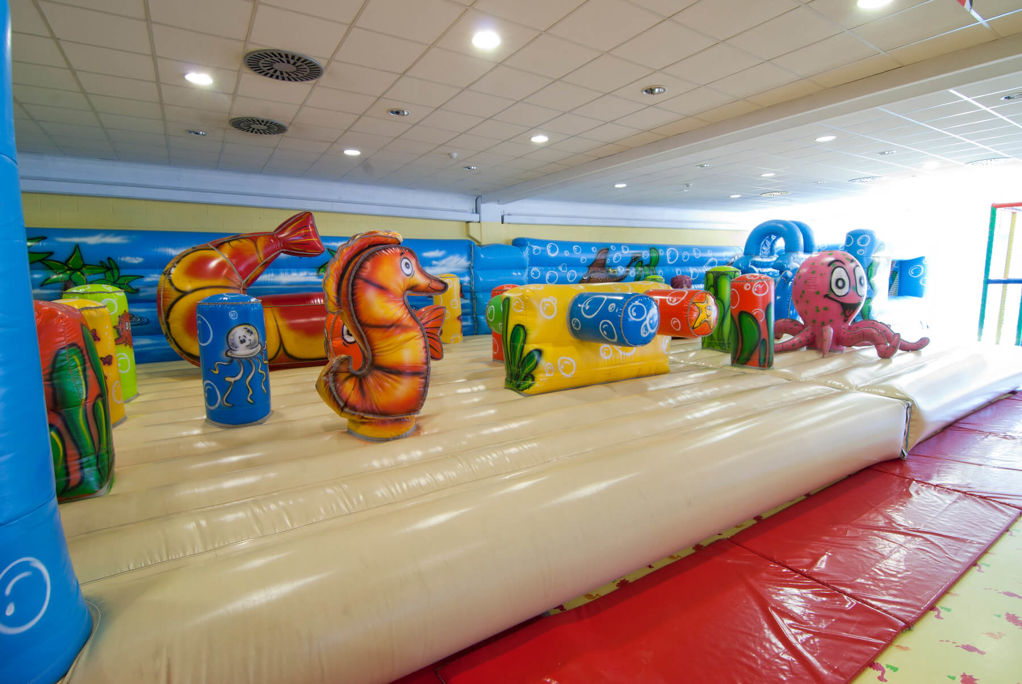 Parque Infantil & Fiestas de Aniversario - Bowling Center Blanes